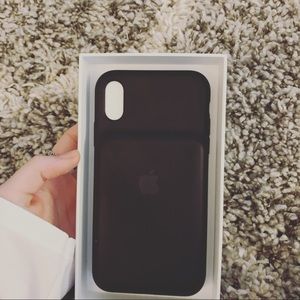 IPhone XR apple charging case